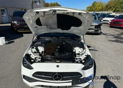 2023 Mercedes-Benz C 300 z USA, uszkodzony, nr VIN W1KAF4GBXPR079125